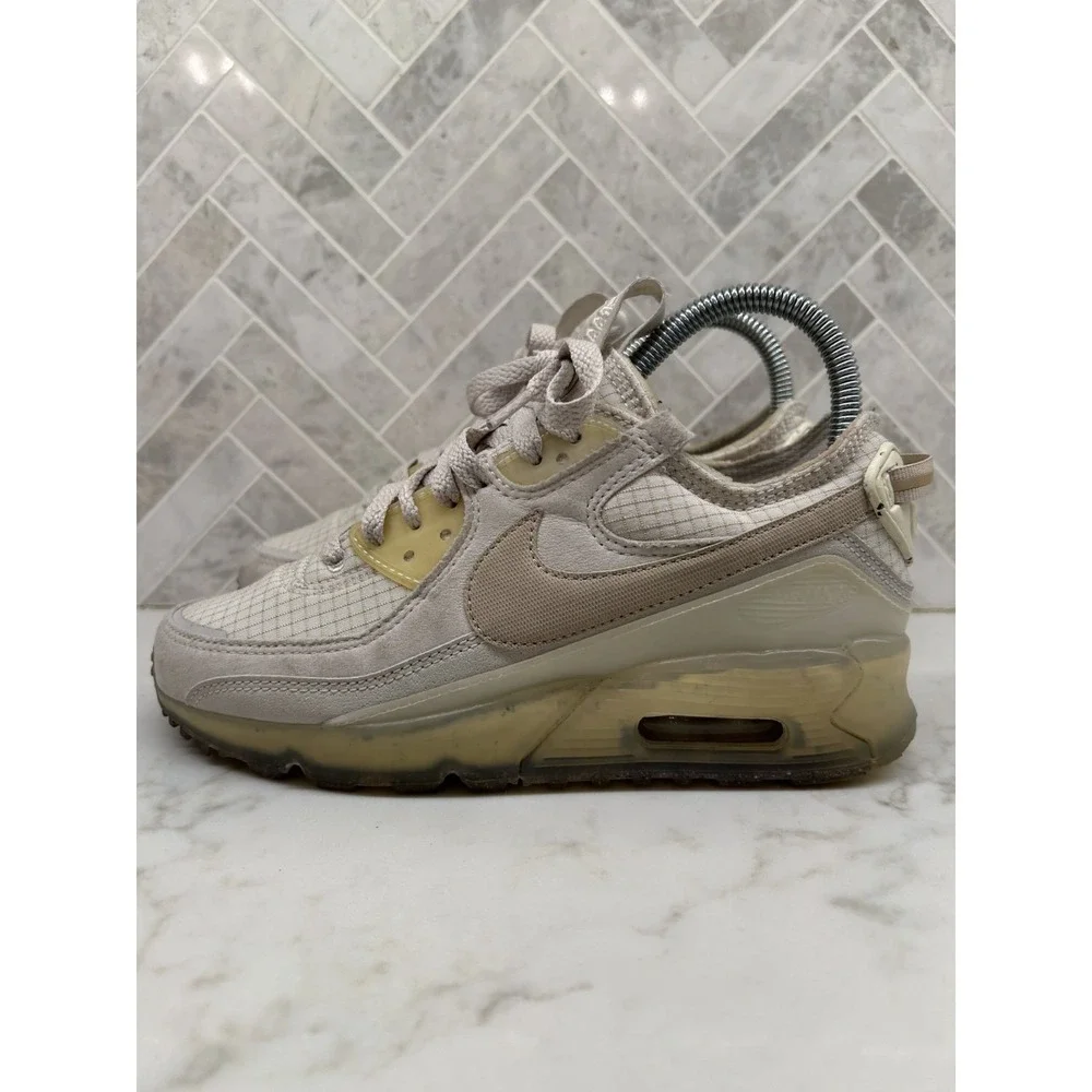 Nike Air Max 90 Terrascape Sneakers Women's Size 6 Light Bone Lace-Up DC9450-001